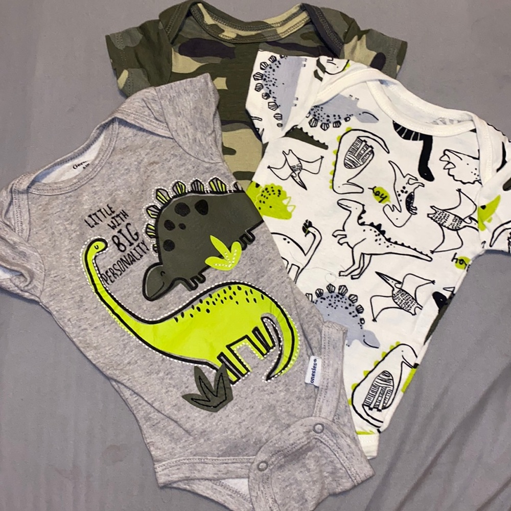 Set of 3 onesies